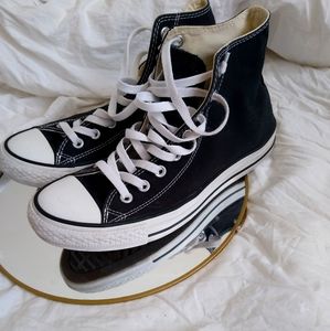 Black and white classic chuck taylor converse